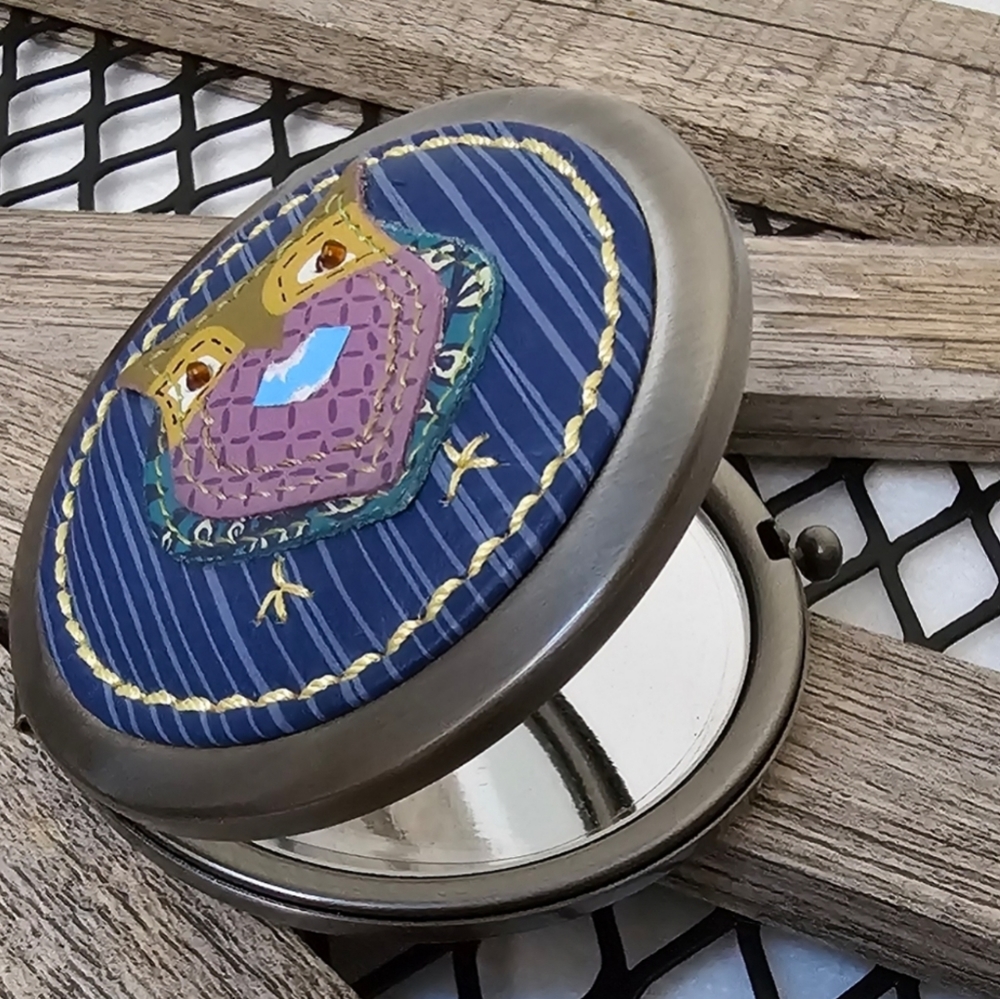 Fossil Vintage Abstract Owl Print Metal Dual Sided Mirror Purse Travel Compact